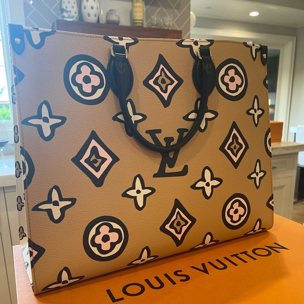 NIB Louis Vuitton ONETHGO GM Wild at Heart.Arizona